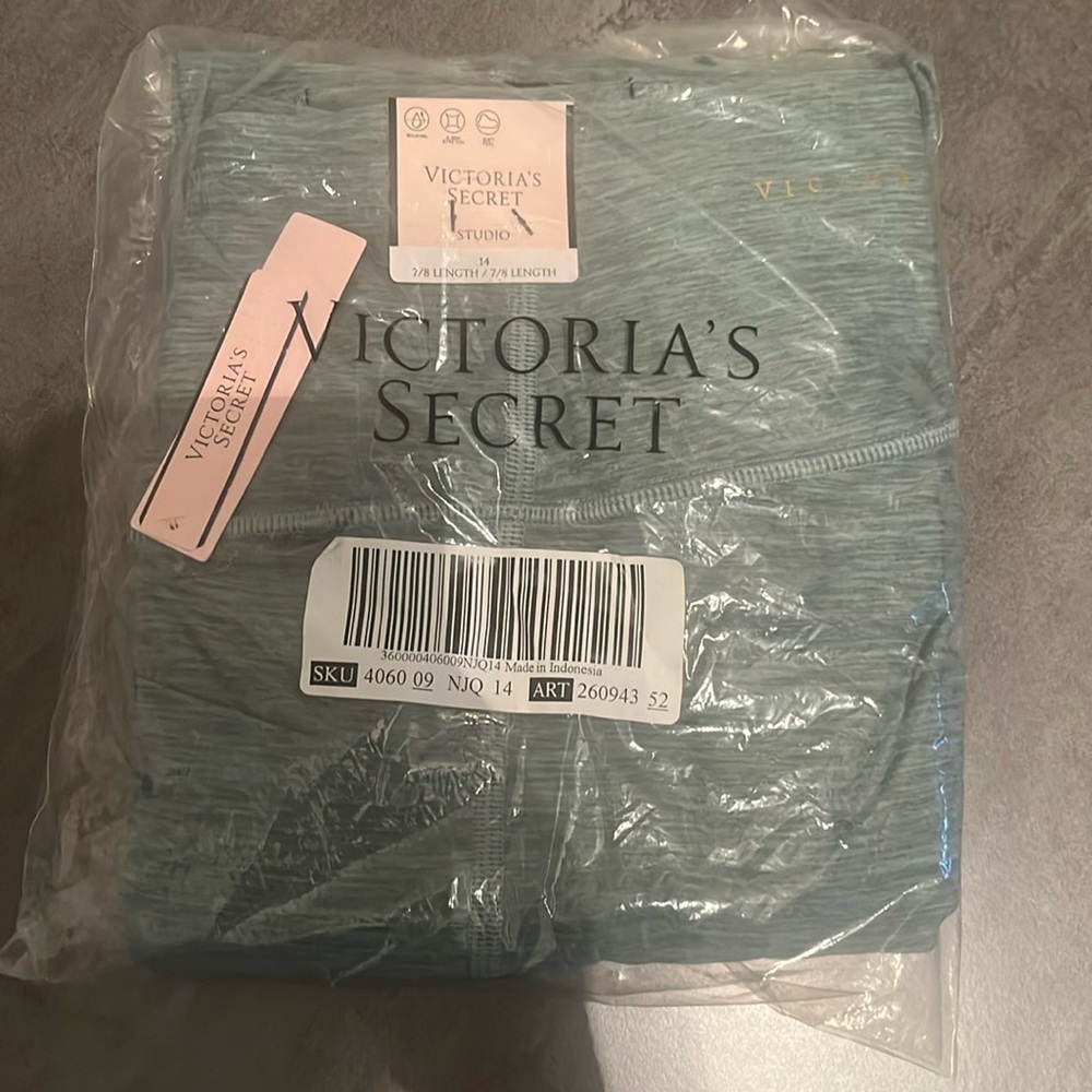 Victoria’s Secret leggings